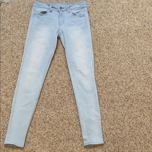 Light denim American eagle jeans!
